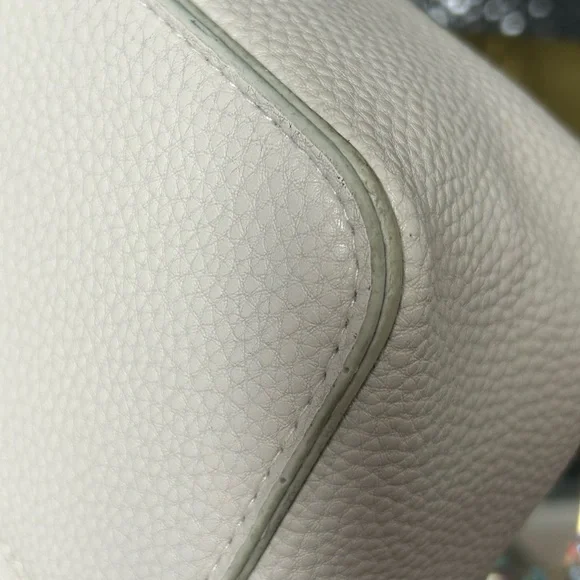 Kenzie Creme Pebbled Leather Double Zip Guitar Strap Crossbody Approx 8x4.5 x 3 - Picture 15 of 17